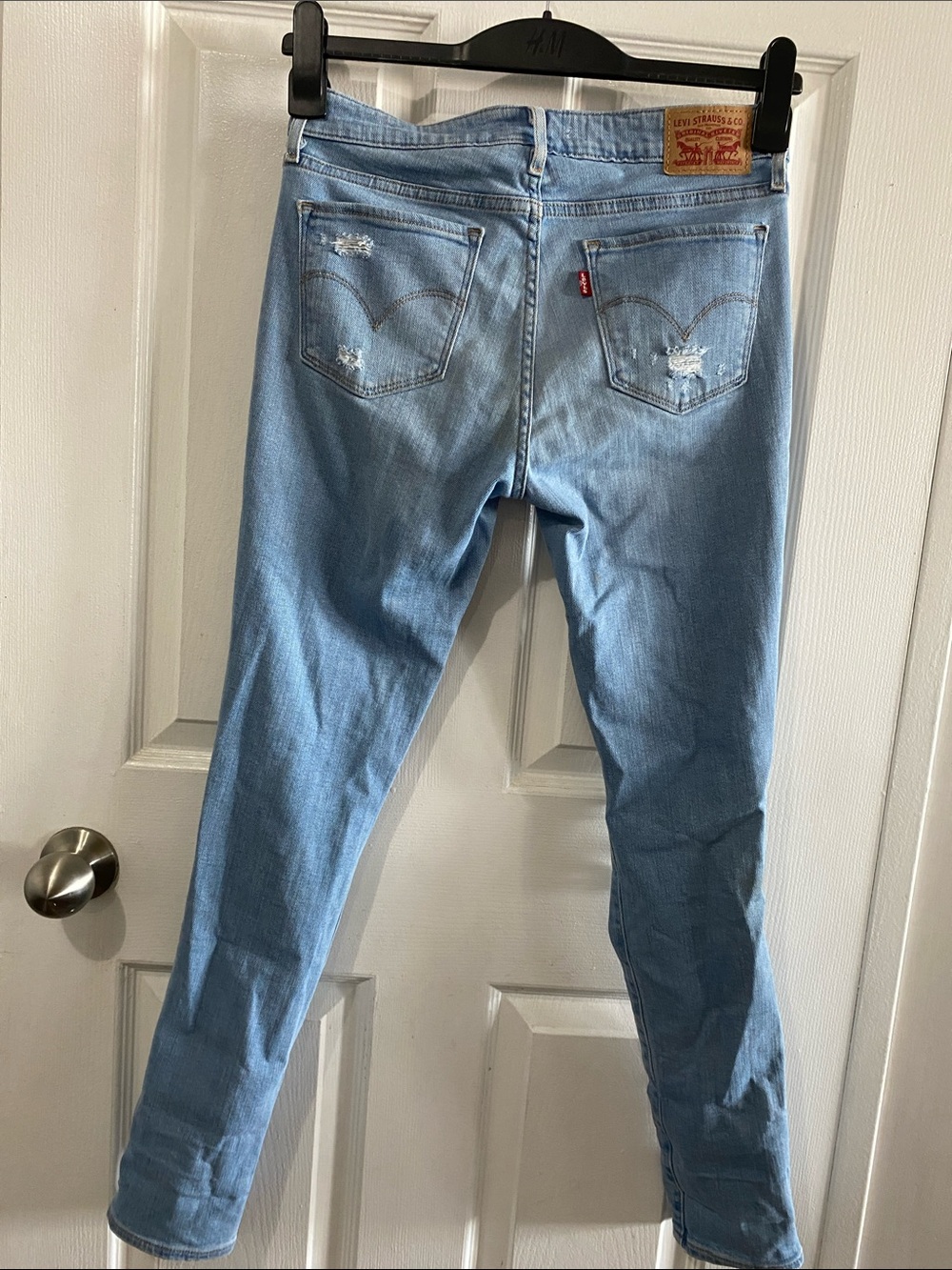 Levi’s 711 Skinny Jeans W27 L30 Distressed Light Wash Denim | kmcloset26 - Picture 3 of 12